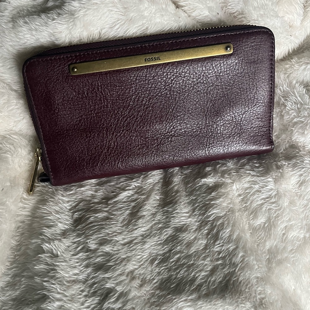 Fossil Liza Zip Around Leather Clutch